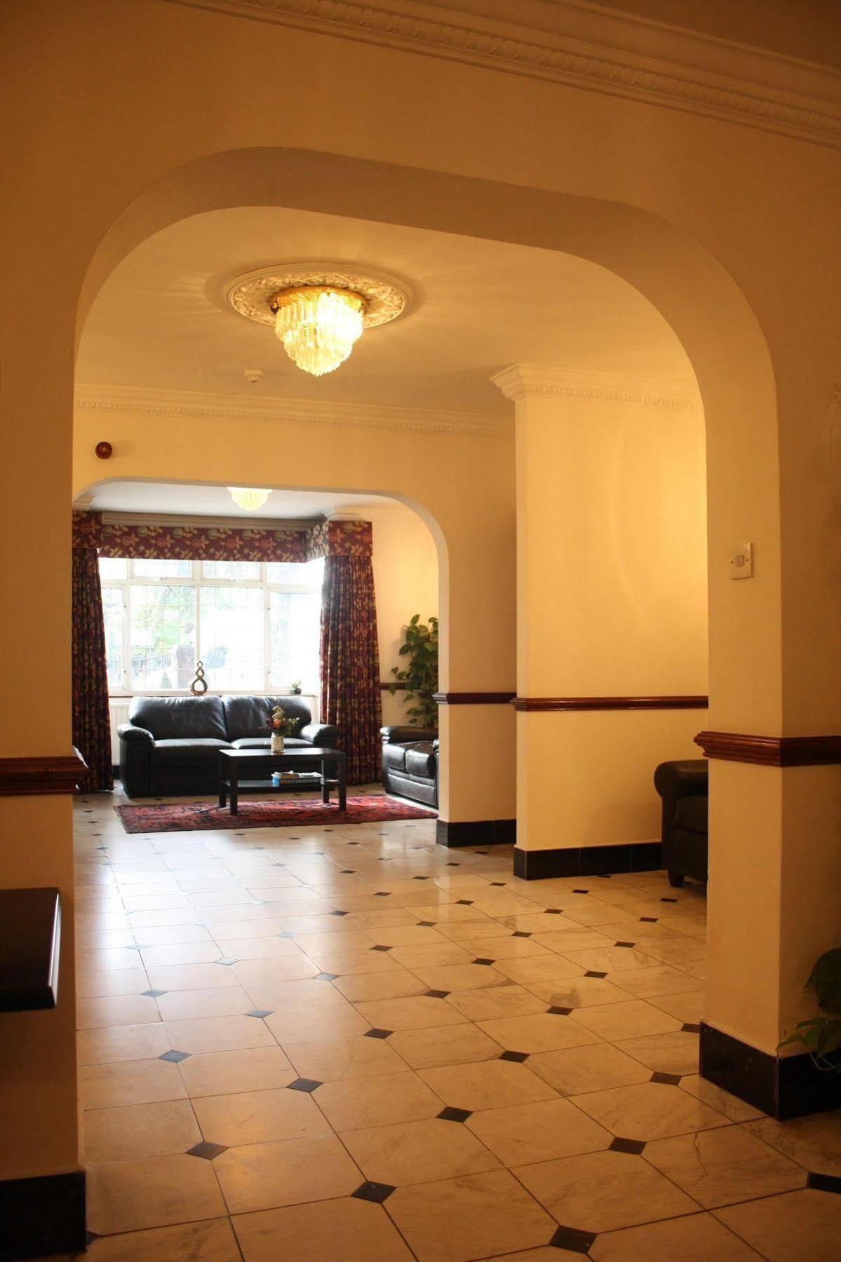 Kings Paget Hotel West Drayton  Экстерьер фото