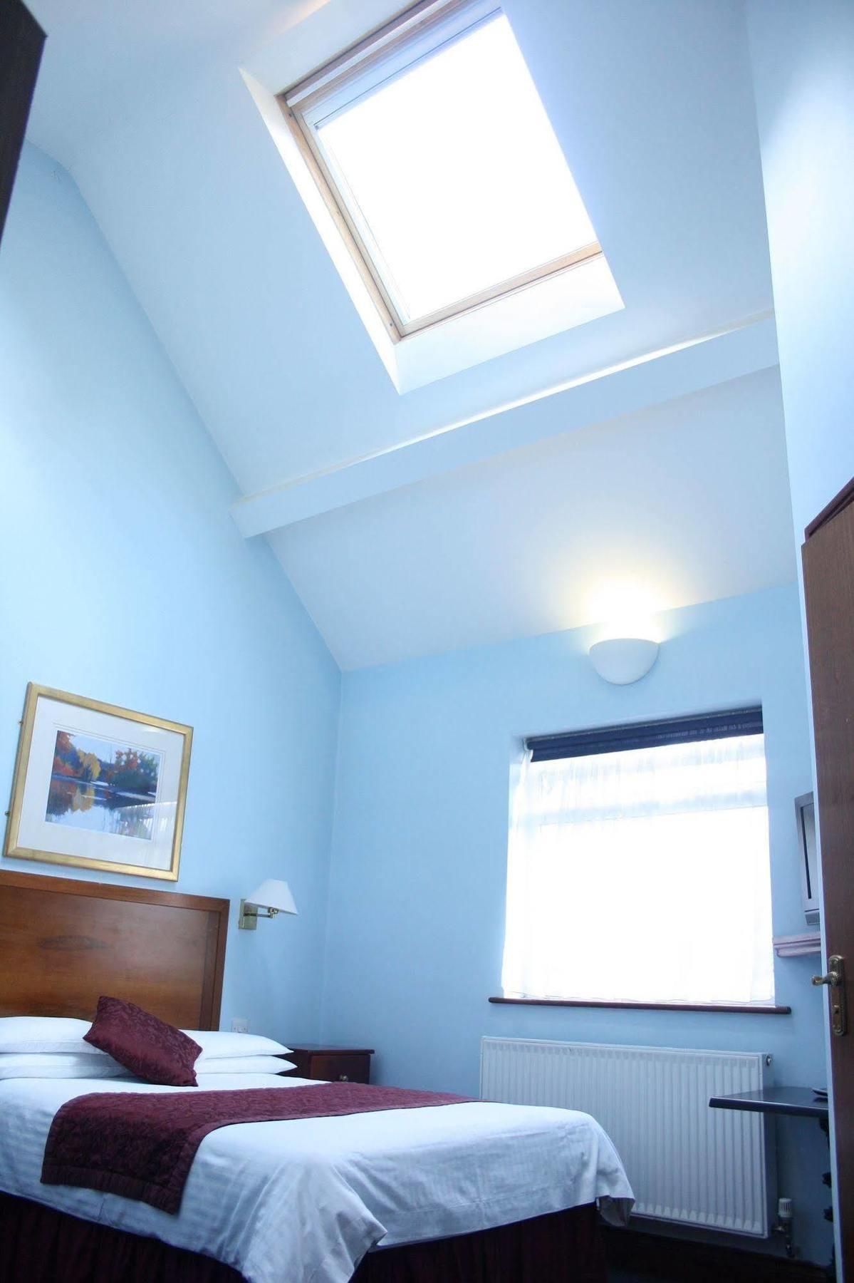 Kings Paget Hotel West Drayton  Экстерьер фото