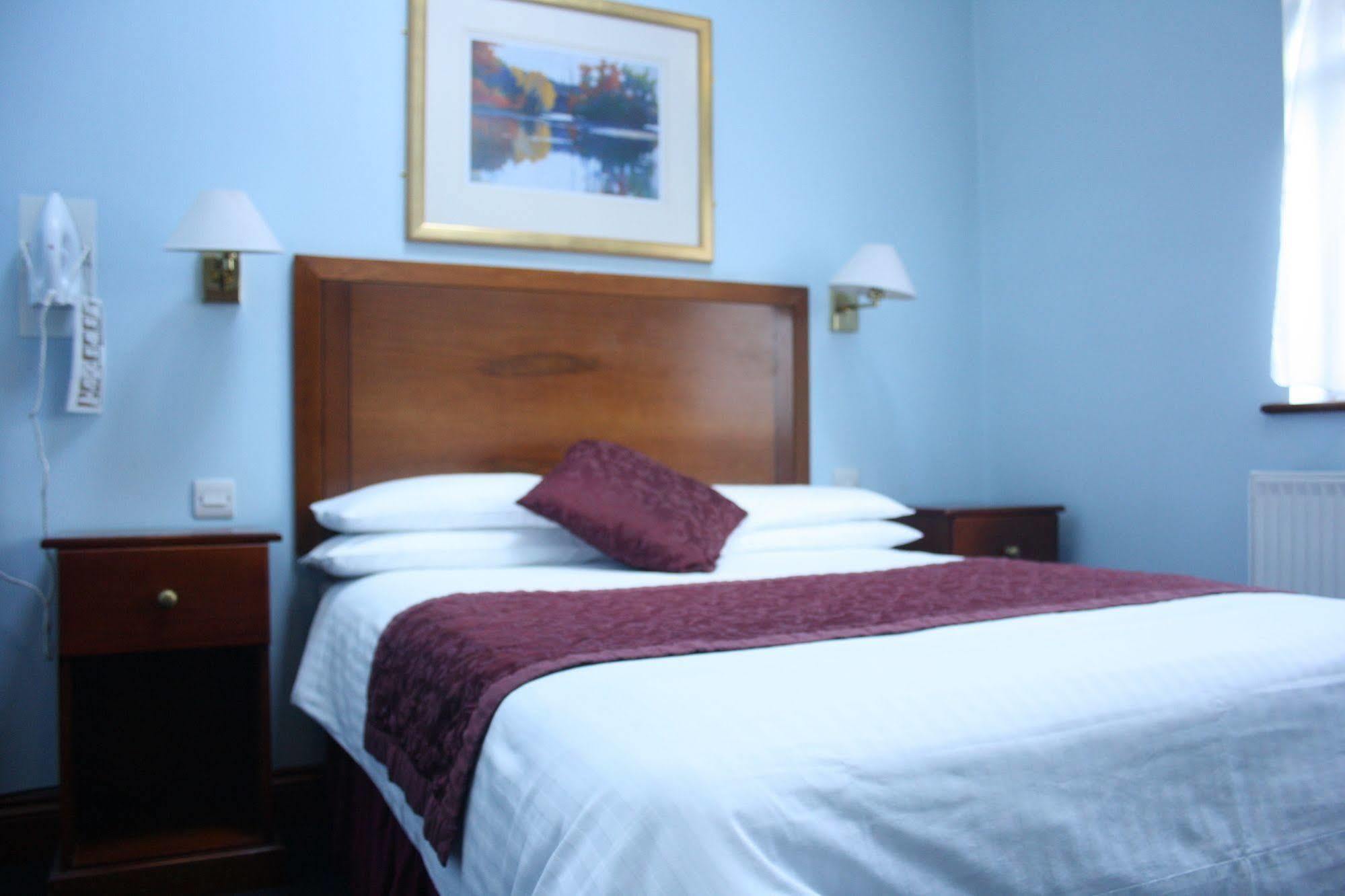 Kings Paget Hotel West Drayton  Экстерьер фото