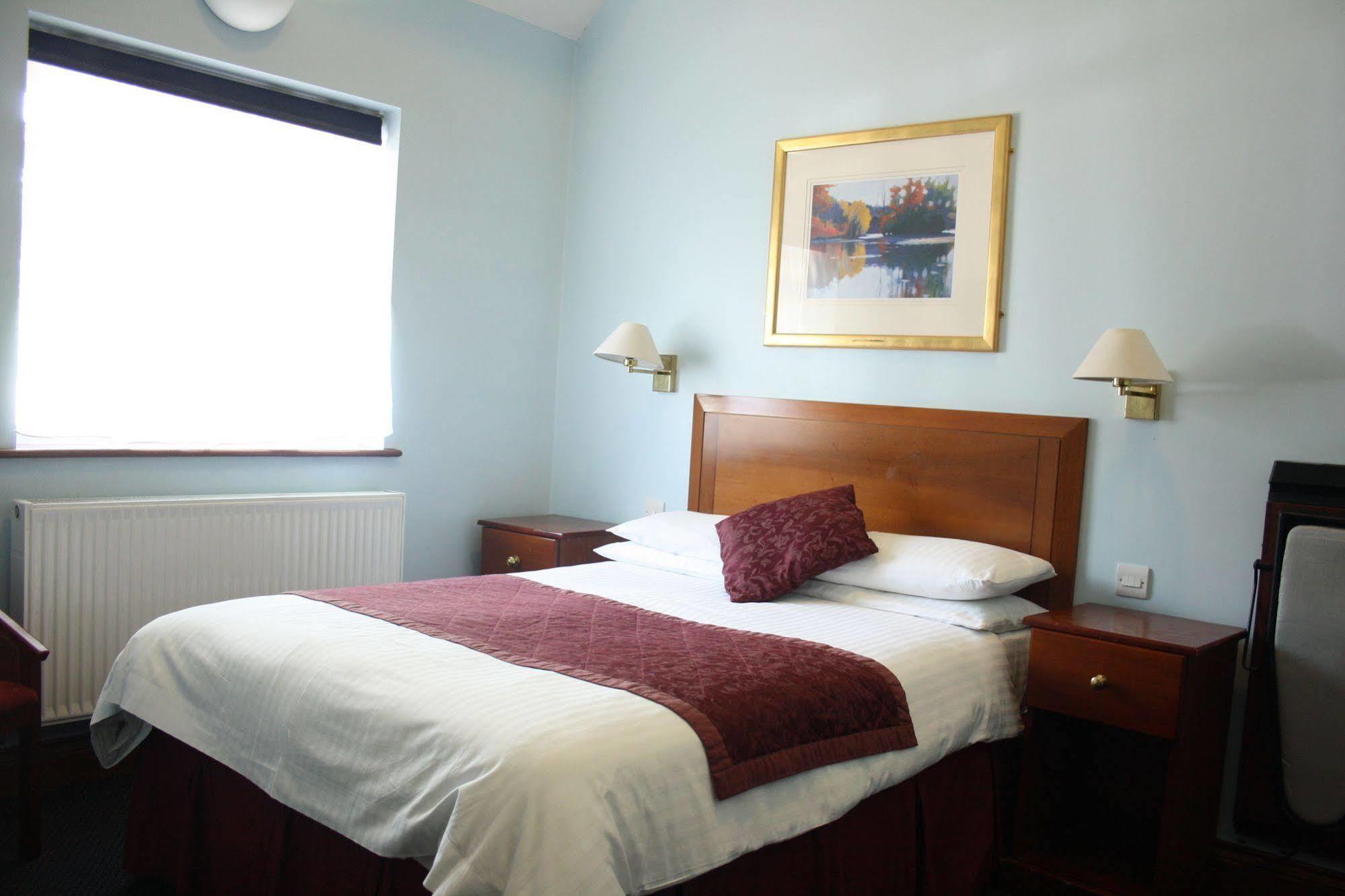 Kings Paget Hotel West Drayton  Экстерьер фото